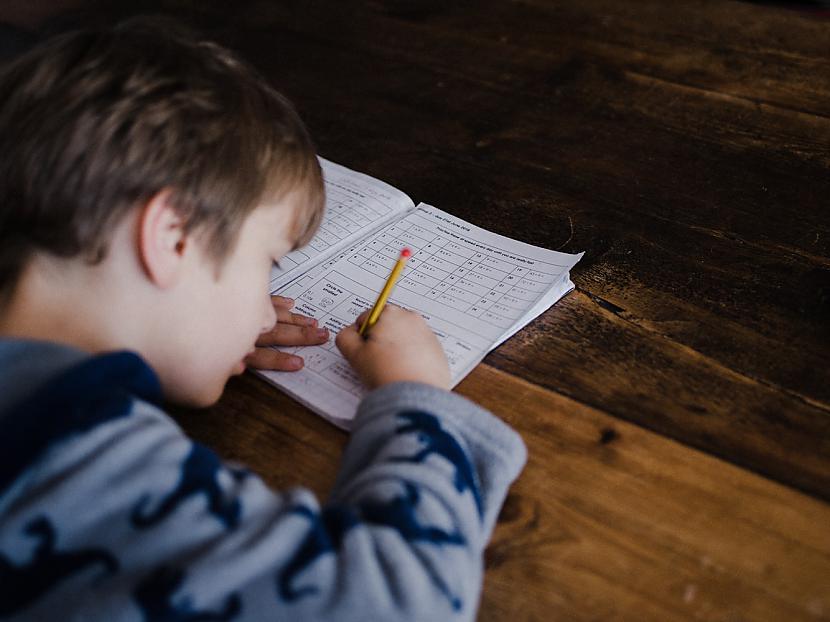 Tests: Vai tu vari nokārtot bez kļūdām 1.klases kontroldarbu latviešu valodā?