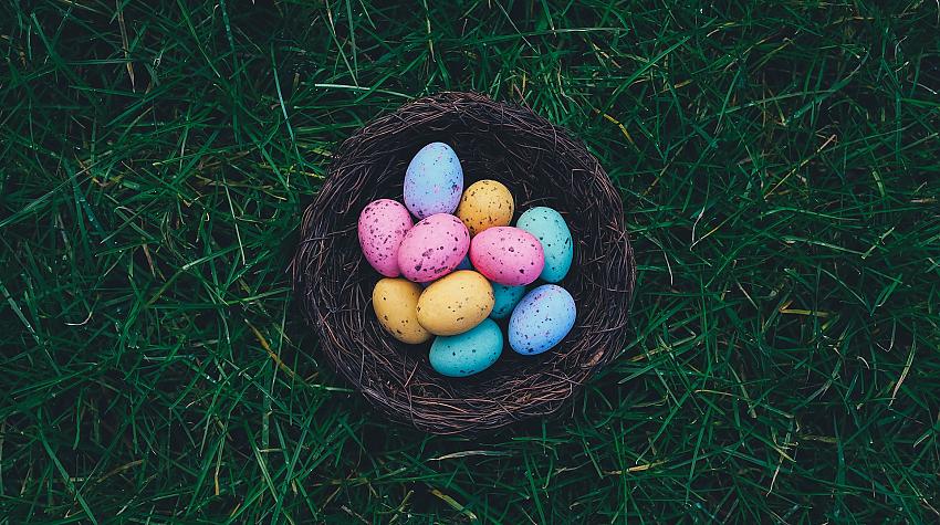 Četri veidi, kā krāsot Lieldienu olas
