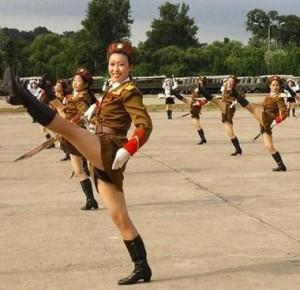 Armija visiem vīriešiem ir... Autors: Spocenite Ziemeļkoreja. Šokējoši fakti! (Papildināts-nemieri)