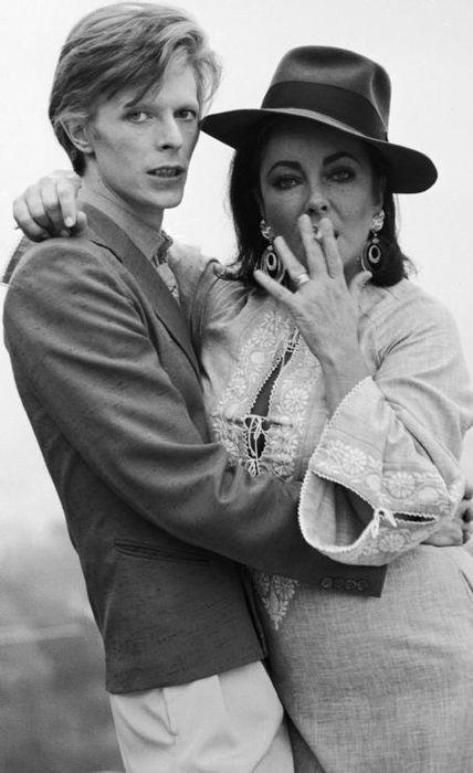 David Bowie and Elizabeth... Autors: dzeimsons Slavenību Gigapaka