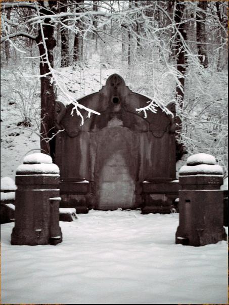  Autors: LittleWolf Mount Rose Cemetery (Kalna Rozes kapliča)