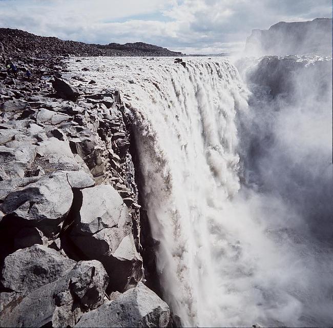 Dettifoss atrodas Islandē un... Autors: khekhe Ūdenskritumu burvība