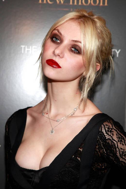  Autors: Honeybear Taylor Momsen.