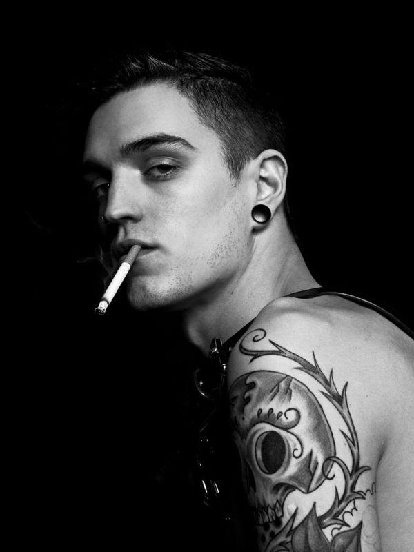 9vieta  Josh Beech brits Viņš... Autors: spalchaaa Šoreiz meitenēm, kur piesiet acis...