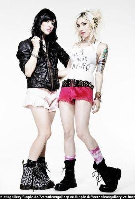  Autors: Honeybear The Veronicas.