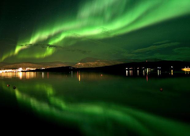 Spēčiga ziemeļblāzma pār... Autors: KingOfTheSpokiLand Ziemeļblāzma Norvēģijā!