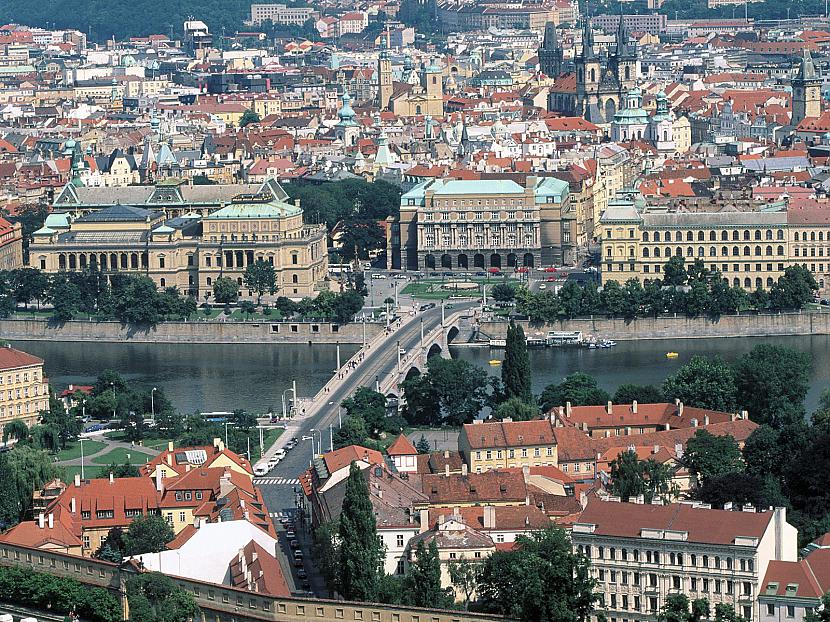 Manesu Bridge Over the Vltava... Autors: dzelksnis ceļojums pa eiropu