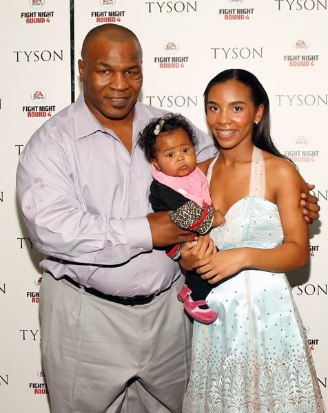 Mike Tyson lai gan spēcīgs... Autors: UglyPrince Slavenību traģēdijas