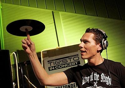  Autors: Fosilija DJ Tiësto