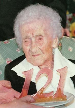 Žanna Luīze savā 121 dzimšanas... Autors: bubuliic Pasaulē vecākā sieviete,kas nodzīvojusi 122 gadus.