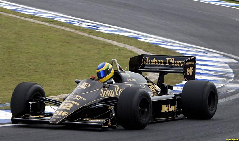 Bruno pilotē tēvoča Airtona... Autors: kartonz Senna. Bruno Senna.