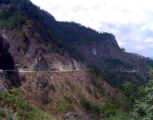 The Halsema Highway in the... Autors: eshan Pasaules sarežģītākie un bīstamākie ceļi