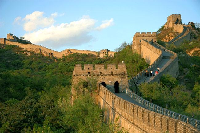 Šihuandi apvienoja ģīmenes... Autors: Mikuuus Ievēreojamākā nocietinājumu siena pasaulē- Ķīnas mūr