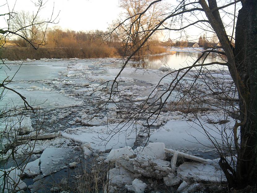 Bildes no 22 marta Autors: Bīns Ledus iešana Bārtas upē.