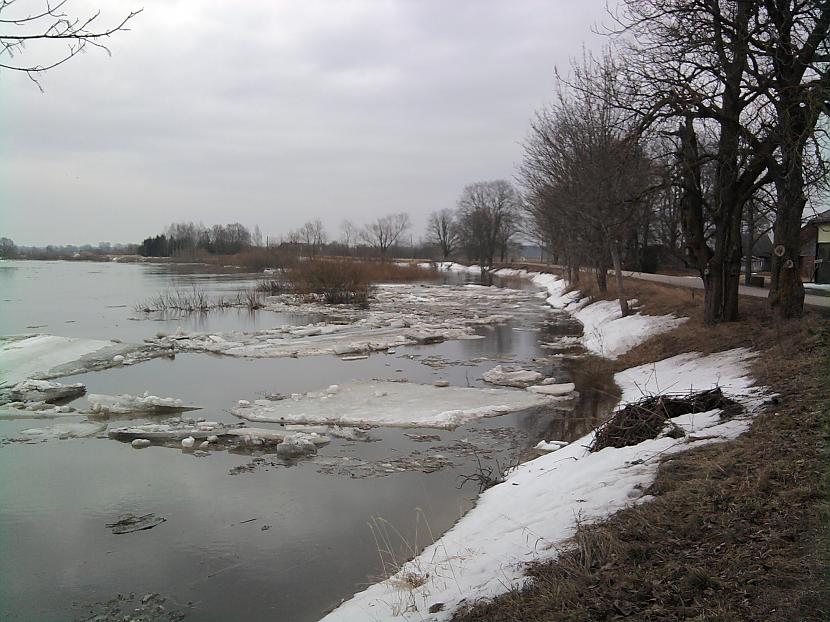 23 Marta rīts Bārtas upe Autors: Bīns Ledus iešana Bārtas upē.