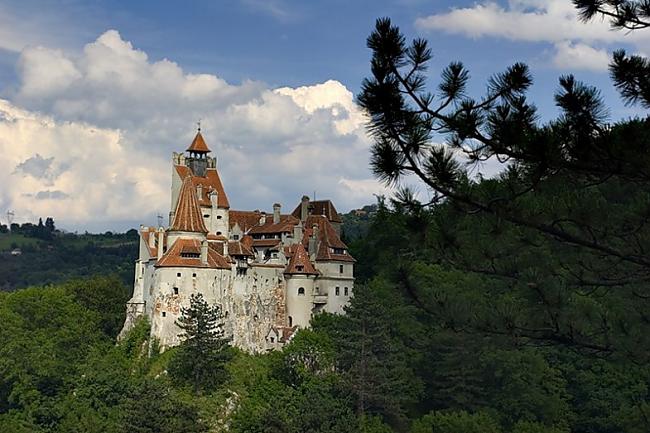 Grāfa Drakulas pilsatrodas... Autors: coldasice Vietas ar nāves dvašu