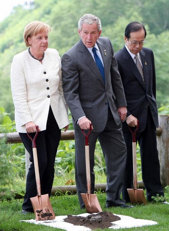 Angela Merkela un Jasido Pukoa Autors: LAGERZ Džordža buša foto hronika