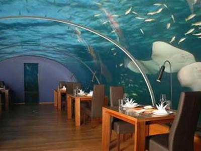 Zemūdens restorāns Maldivu... Autors: augsina Paēst neparasti.