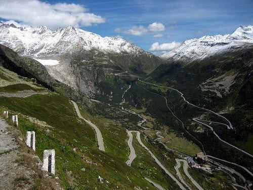 Stelvio Pass Itālijā Šie kalnu... Autors: jippo Pasaules interesantākie autoceļi.