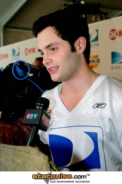  Autors: DarkParadise Penn Badgley