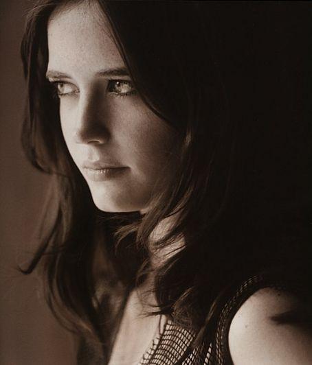  Autors: SamanthaJones Eva Green