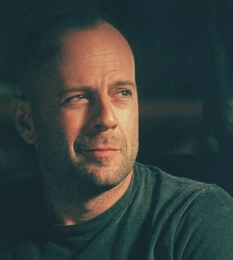 Bruce Willis bērnībā stostījās... Autors: Kenzie interesanti, bet "slepeni" ...