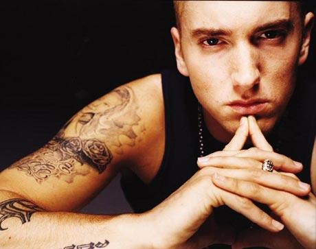 2vieta Eminem  Till I Collapse... Autors: Fosilija Top 10: Dziesmas, ko klausīties treniņā.