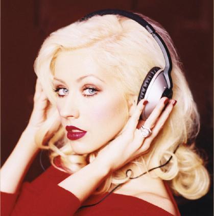  Autors: Gufija christina aguilera