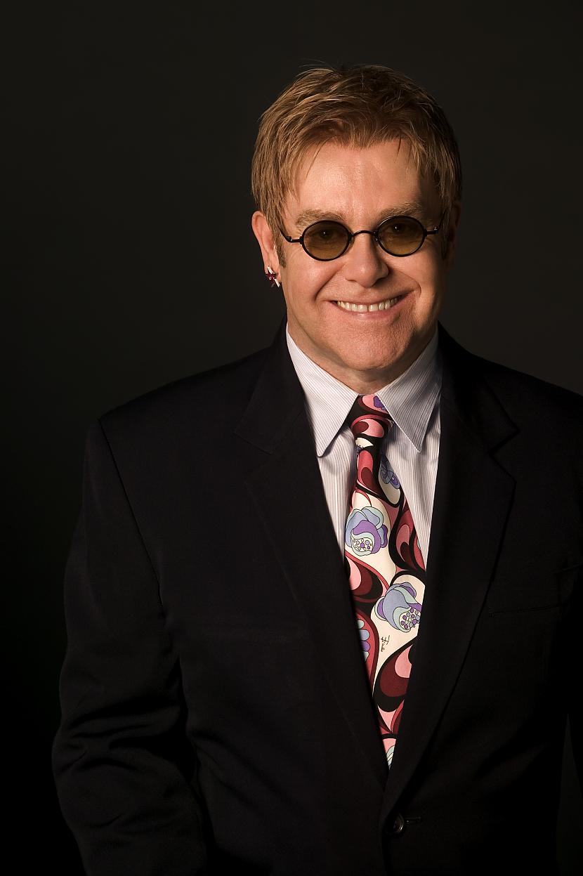 Elton John Autors: Naomi Slavenības mazliet senāk...