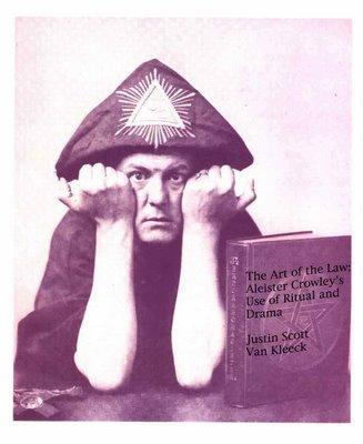 Kroulija izveidotā cepure ar... Autors: Fosilija Aleister Crowley - the most wicked man that ever lived