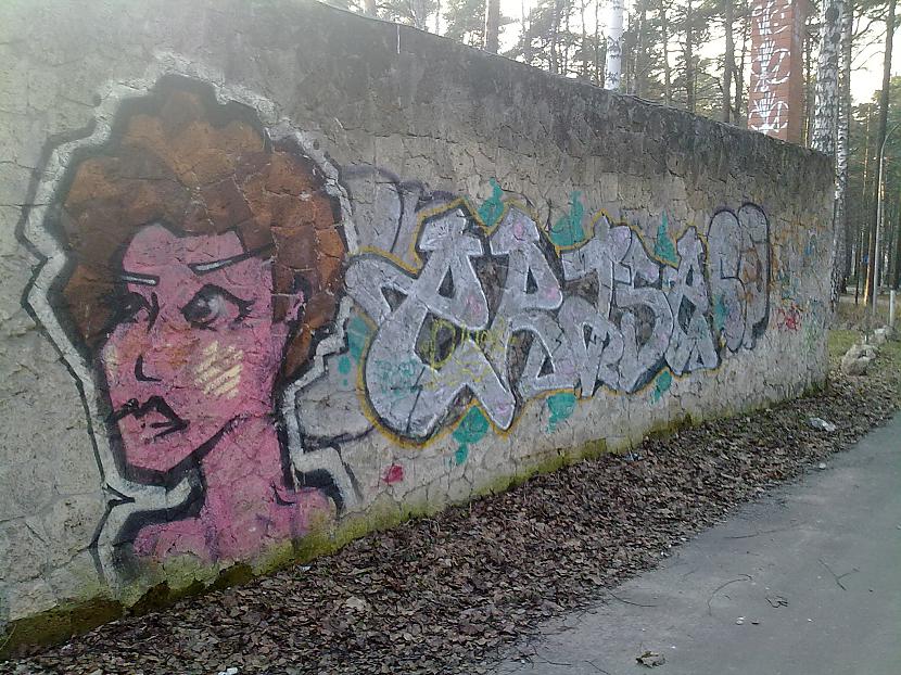  Autors: Fosilija Graffiti (52)