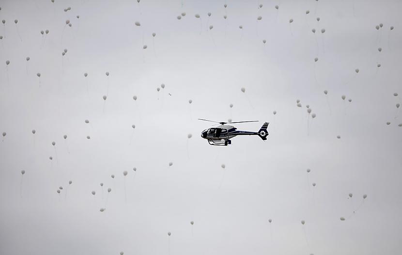 A helicopter flies through... Autors: mehmeh Vieglāks par gaisu