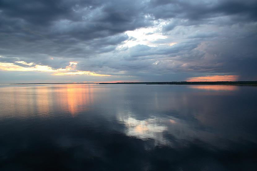 Gribi mainīt pasauli  Sāc ar... Autors: Fosilija Summer nights. :).