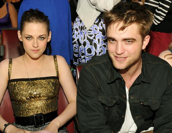 Kristen Stewart and Robert... Autors: mjaau 2010 Movie Awards - aizkulises!