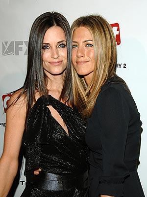  Autors: SamanthaJones Jennnifer Aniston un Courtney Cox