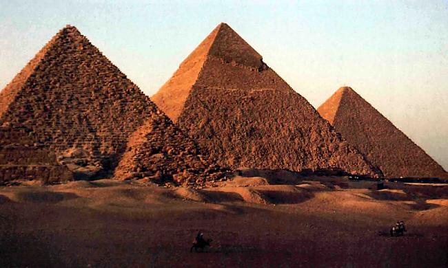 Gizas piramīdas  Ēģipte Giza... Autors: Naglene Pasaulē apbrīnojamākās celtnes
