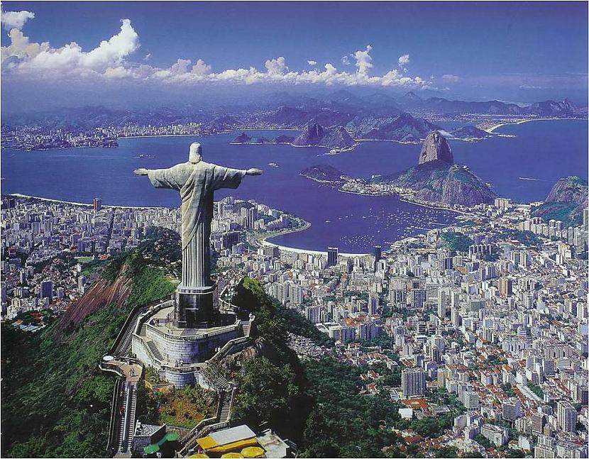 Kristus statuja  Brazīlija... Autors: Naglene Pasaulē apbrīnojamākās celtnes 3
