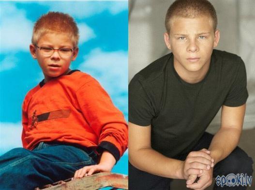 Jonathan LipnickiStuart Little Autors: Zirjafee Child stars all grown up!