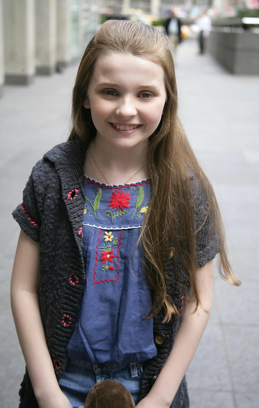  Autors: Holy Cow Abigail Breslin