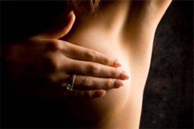 Uzmanies krūtis var apdegt pat... Autors: Ingshanisha 7. Fakti par krūtīm.