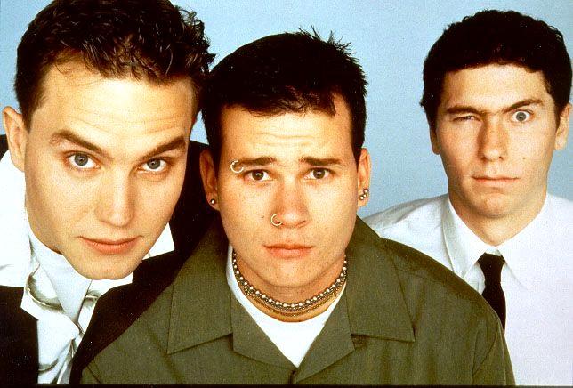 Blink ar Scott Raynor Autors: Scrappy Blink 182