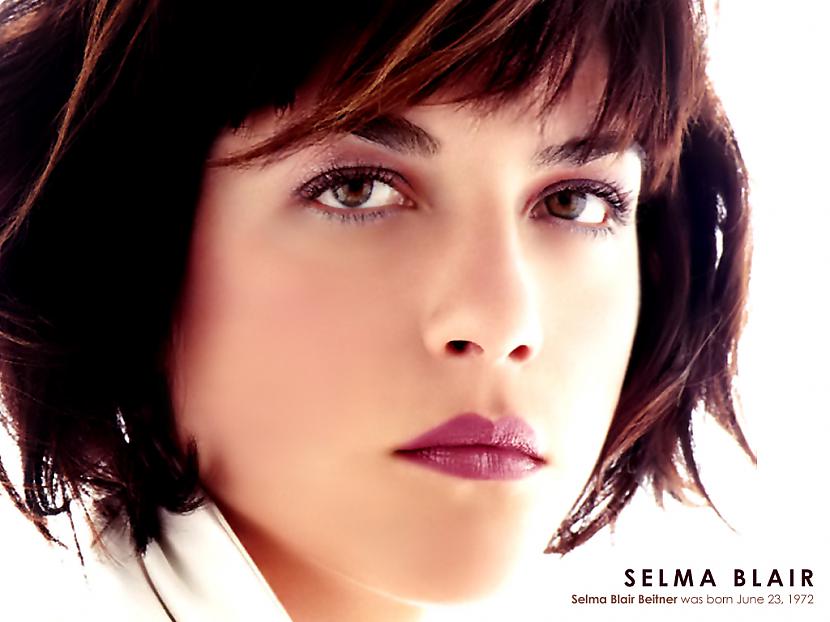  Autors: Holy Cow Selma Blair