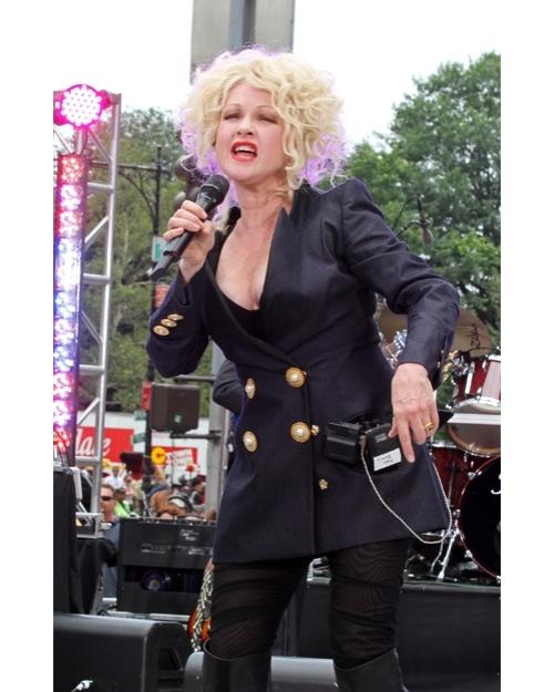 I love me some Cyndi Lauper... Autors: viņš Rock Stars Fashion: Praises & Friendly Advice