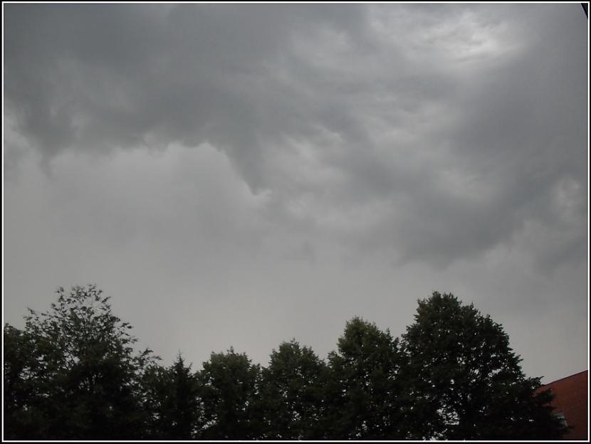  Autors: stokijs Spēcigs negaiss Rīgā,15 augustā.