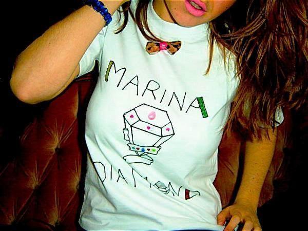  Autors: Mortii Marina and the diamonds !