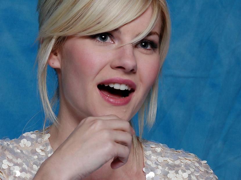  Autors: MEGRUBI Elisha Cuthbert