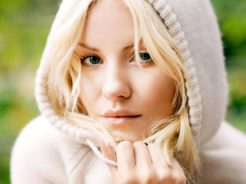  Autors: MEGRUBI Elisha Cuthbert