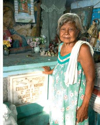 Karolina Ameljo ir 67 gadus... Autors: Fosilija Dzīve kapsētā