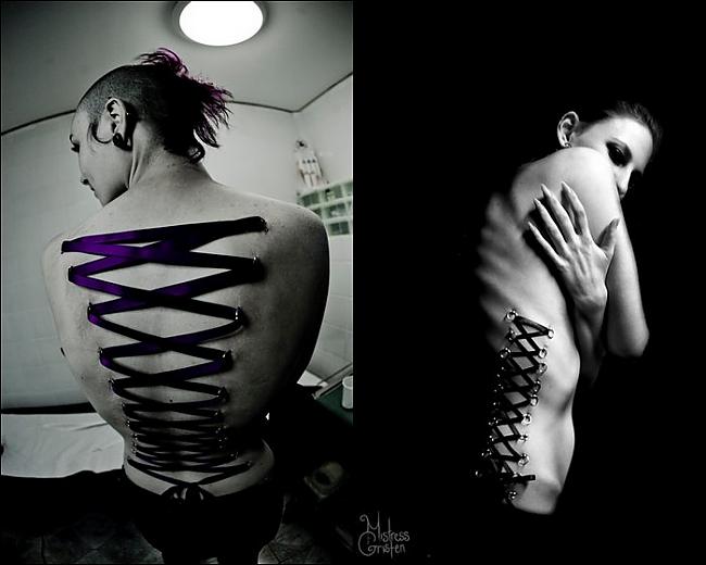  Autors: dzelksnis Corset Piercing: Elegant or Bizare Body Modification?