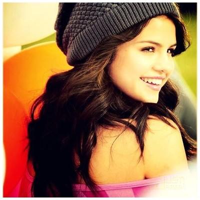  Autors: MērijaLī Selena Gomez